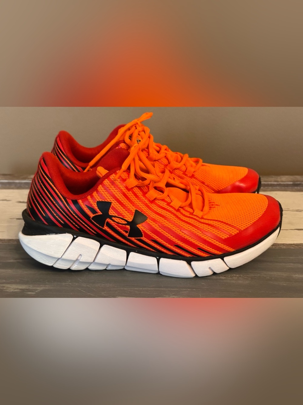Under Armour SpeedForm Apollo Youth Size 7Y Orange Red Athletic Sneakers
